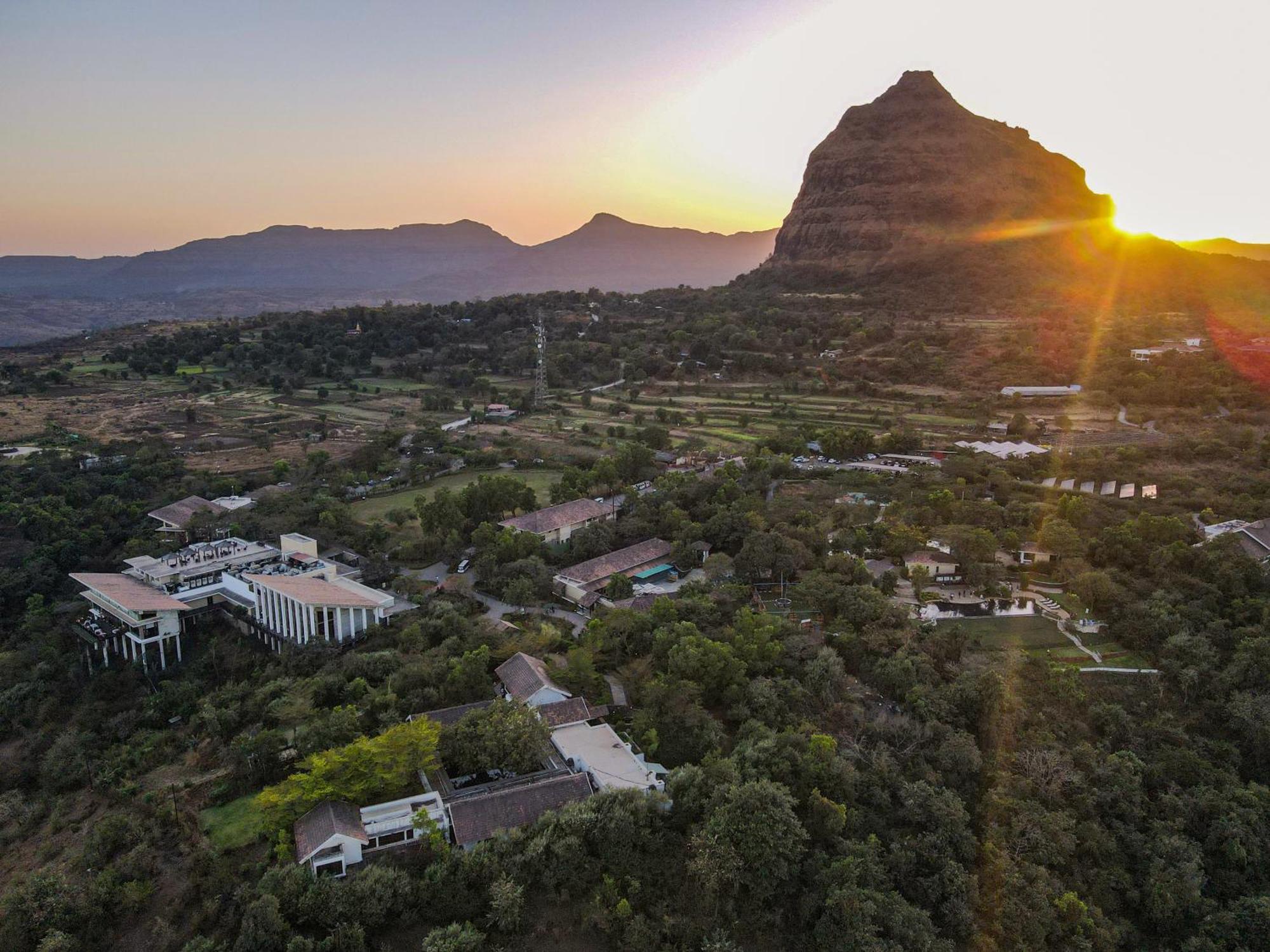 Club Mahindra Tungi, Lonavala Otel Dış mekan fotoğraf